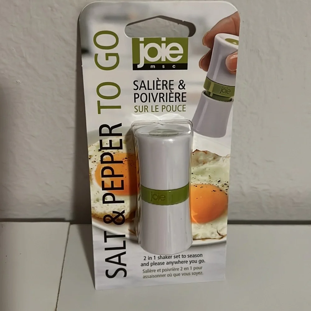 Cute.. Mini joie SALT & PEPPER TO GO!!
